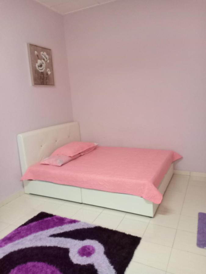 Muslim Dinaim Homestay Tanjong Malim Bagian luar foto