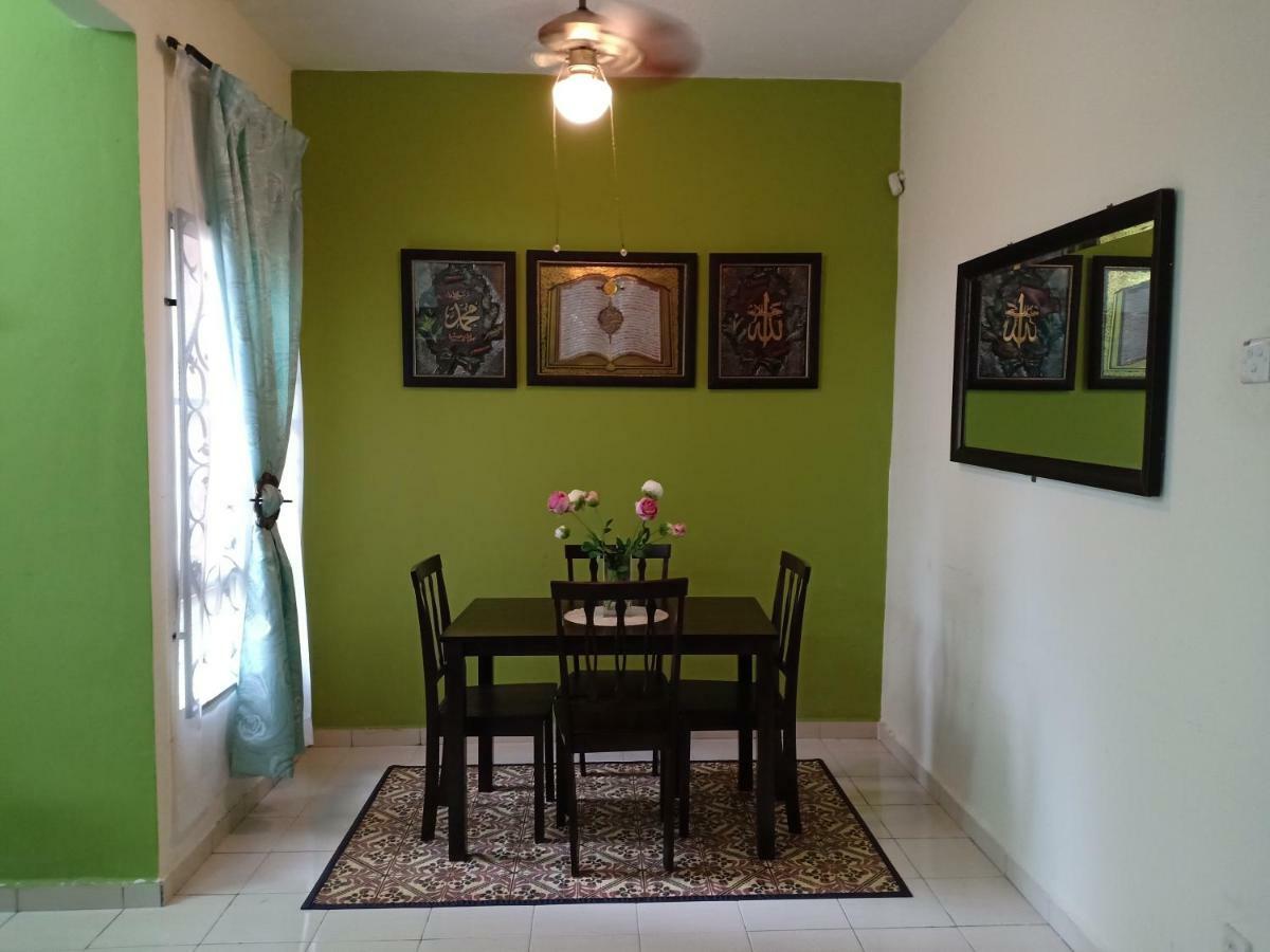 Muslim Dinaim Homestay Tanjong Malim Bagian luar foto