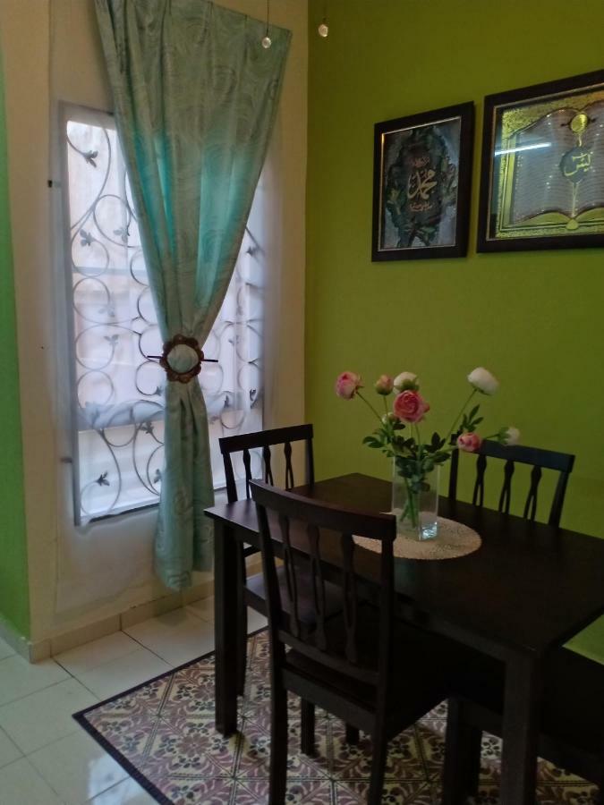 Muslim Dinaim Homestay Tanjong Malim Bagian luar foto