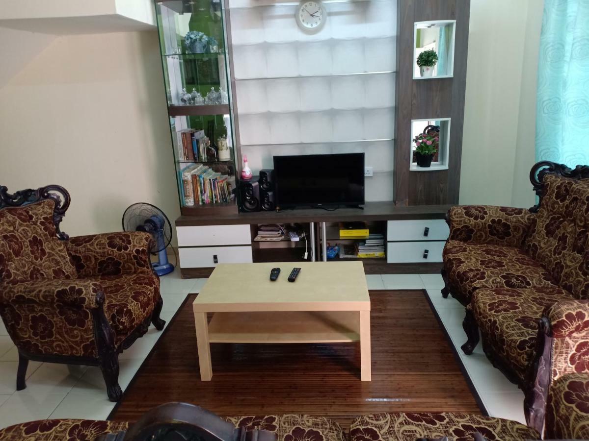 Muslim Dinaim Homestay Tanjong Malim Bagian luar foto