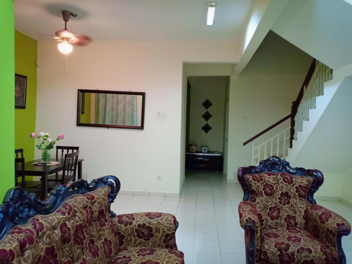 Muslim Dinaim Homestay Tanjong Malim Bagian luar foto